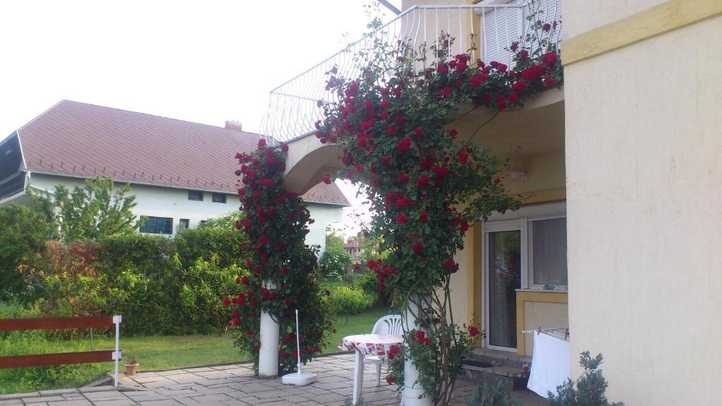 Flora Villa Hévíz Szoba fotó