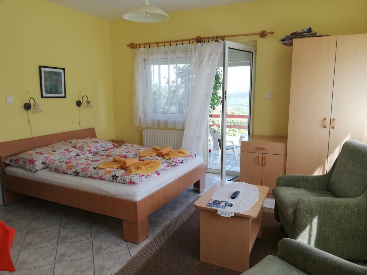 Flora Villa Hévíz Szoba fotó